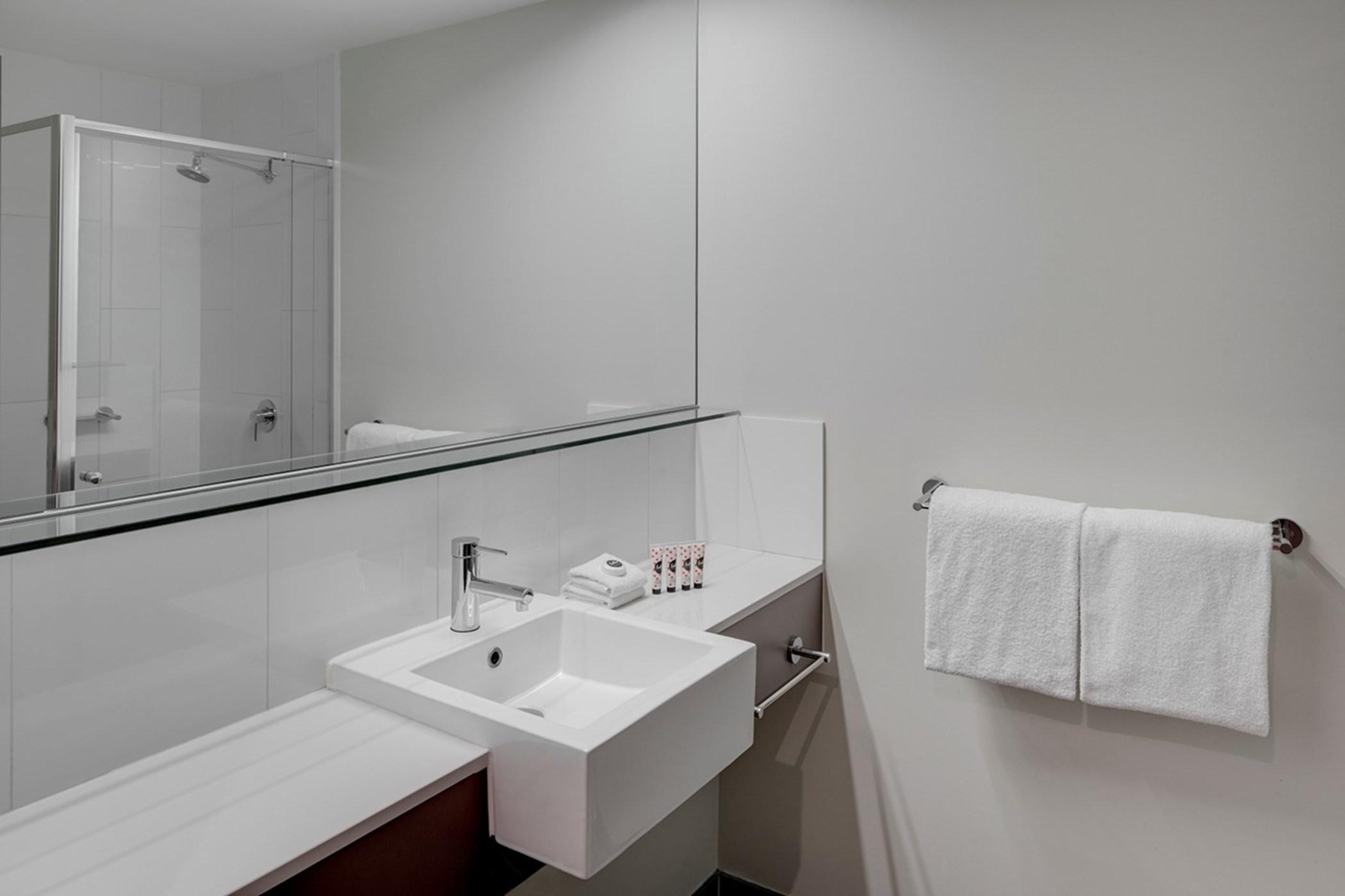 Travelodge Hotel Melbourne Docklands Ngoại thất bức ảnh